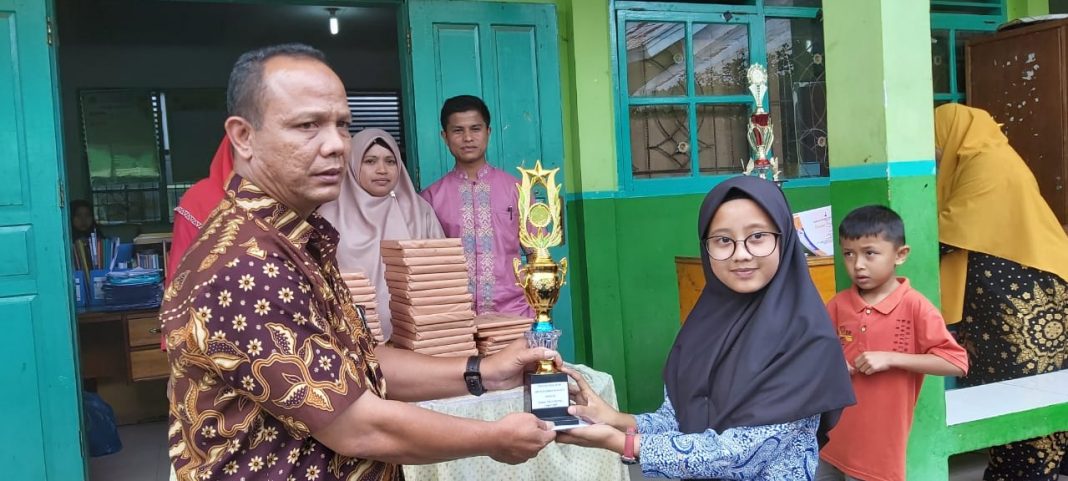 Tutup Semester Ganjil, MTsN 3 Solok Panen Prestasi.