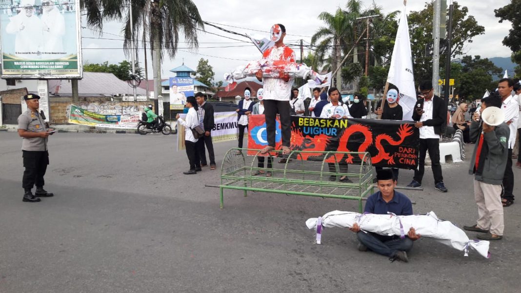 KAMMI Padang Gear Aksi Peduli Muslim Uyghur