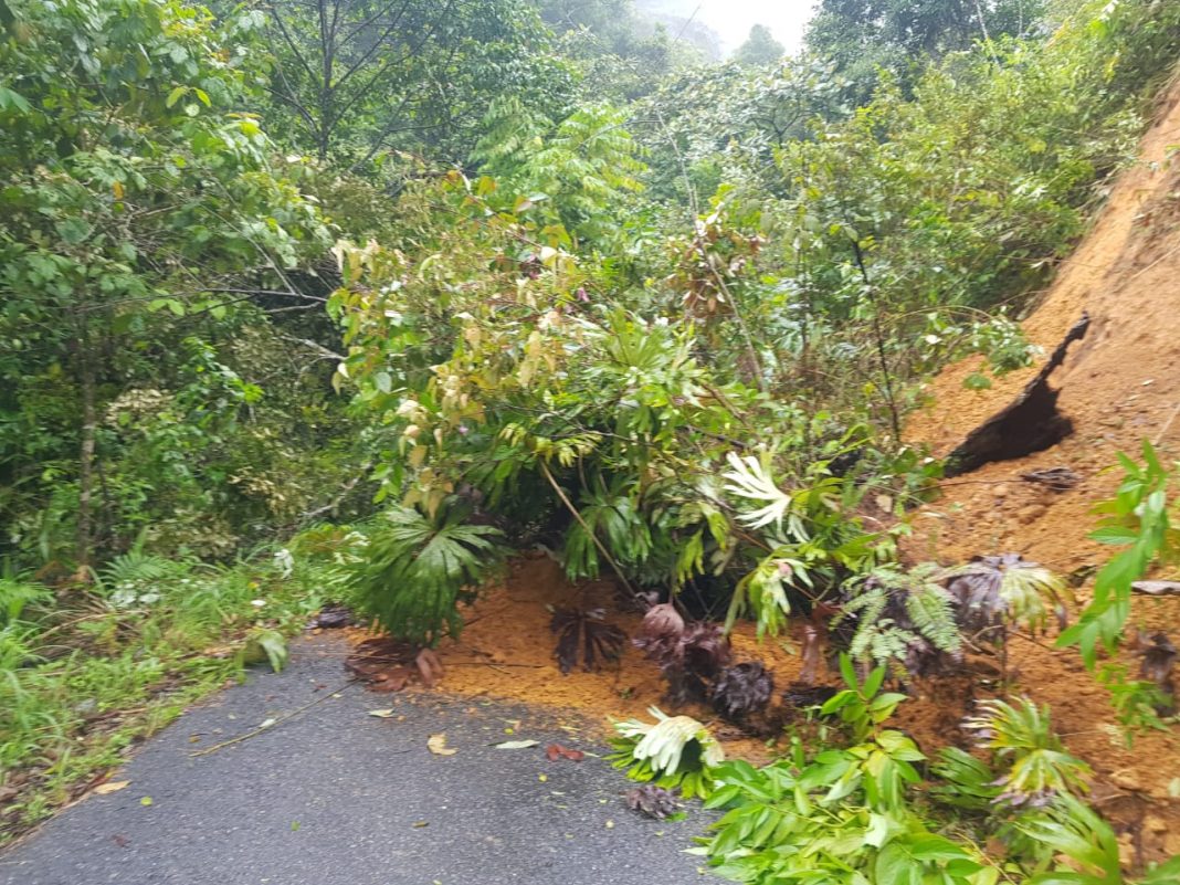 Longsor di Aia Busuak, Akses ke Tigo Lurah Terganggu