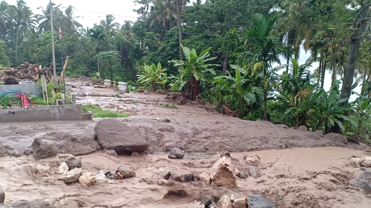 Wabup Tanah Datar Tinjau Penanganan Galodo di Malalo 4 0151 malalo c 1