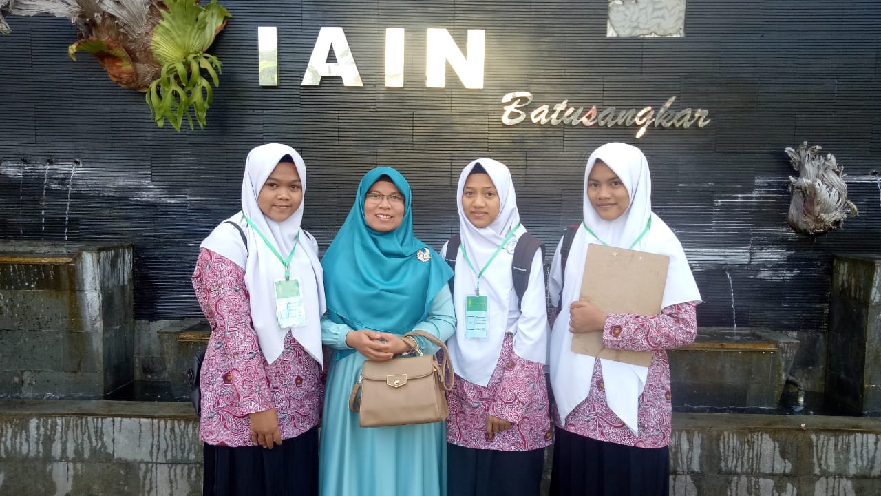 Tiga Duta MAN 2 Solok Melaju ke Semi Final Pekan Fisika IAIN Batu Sangkar