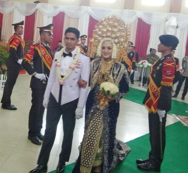 Pedang Pora di Kubung 13, Dolly dan Hilda Jadi Raja Sehari 3 0194 pedang pora c