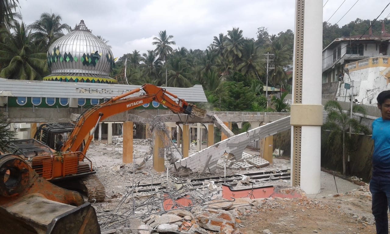Excavator Robohkan Masjid Bersejarah Itu 2 025 sulit air c