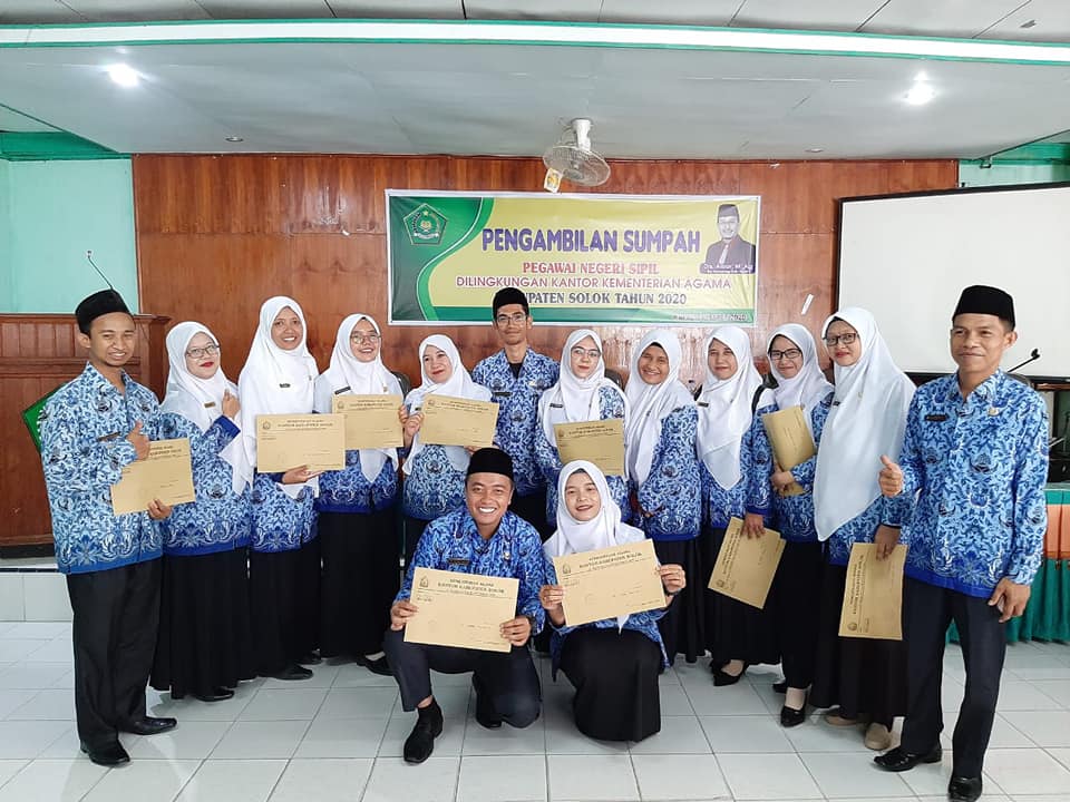 25 CPNS Kemenag Kab. Solok Dilantik H. Alizar 2 0318 cpns kemenag b