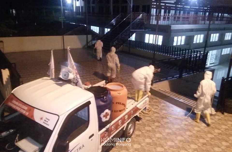 Tanpa Lelah, Tim Disinfektan Layani Warga Kota Padang Panjang 2 tim