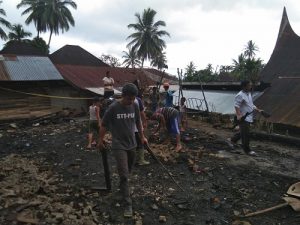 Rumah Yulinar Terbakar, Komunitas Sosial Cupak Himpun Donasi 4 terbakar