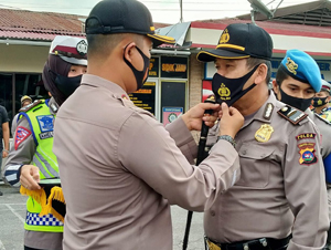Personil Polres Solok Kota Terima Masker dari Kapolres 3 kapolres