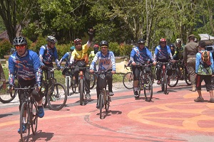 Gowes dari Payakumbuh ke Padang Panjang, Reza Falepi Disambut Wako di PDIKM 4 dari