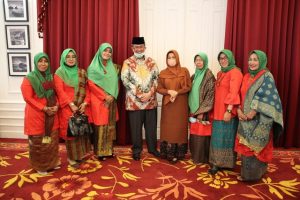 Bundo Kanduang PKKS Riau Silaturrahmi dengan Bupati Solok 3 silat