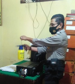 Mapolsek Kota Solok Perketat Protokol Kesehatan Cegah Covid-19 2 polsek
