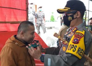 Ajak Masyarakat Gunakan Masker, Kapolres Bukittinggi Pimpin Operasi Yustisi 4 masker
