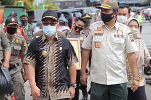 Sosialisasi Perda Adaptasi Kebiasaan Baru, Pjs Wako Pimpin Apel Gabungan 3 sos