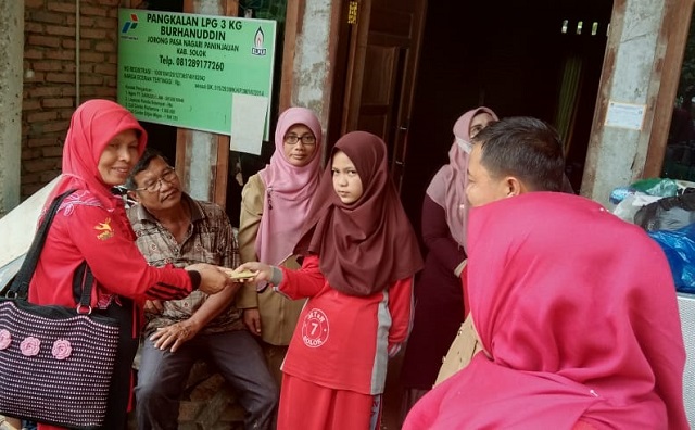 Madrasah Peduli, MTsN 7 Solok Bantu Siswa Korban Longsor