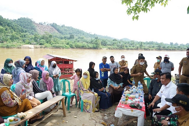 Ponton Siguntur Kembali Seberangi Batang Hari