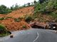 Jalan Wisata Mandeh Pesisir Selatan Longsor Akibat Hujan