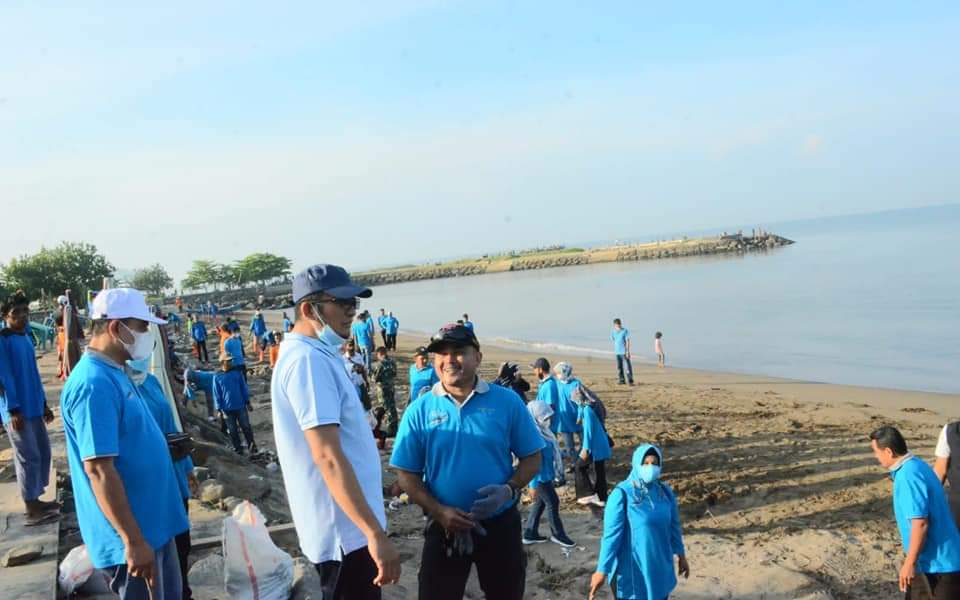 FB_IMG_1642384629940 Benahi Objek Wisata, Hendri Septa Ingin Pantai Padang Mendunia