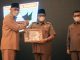 Terbaik di Sumbar, Bupati Pasaman Terima 2 Penghargaan Sekaligus