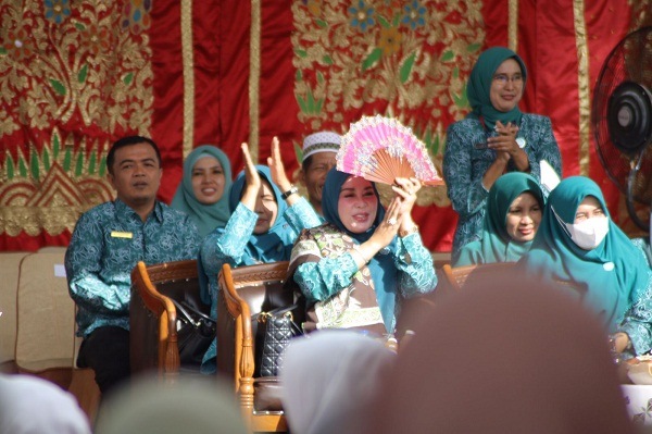 Devile Yel-Yel Awali Jambore Kader PKK Berprestasi Kabupaten Solok 2 devile