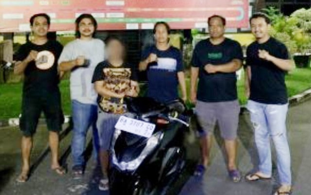 016 curi motor wanita