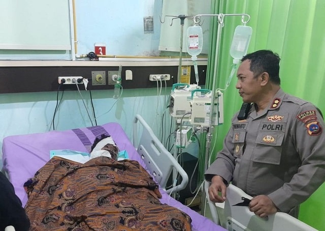 053 kapolres swl Kapolres Sawahlunto Bezuk 1 Korban Ledakan Tambang di ICU RSUD