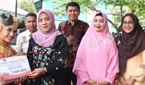 Murid SLB Baso, Ferziola Juara I Nasional, Ny.Yenni Haru dan Bangga 2 murid