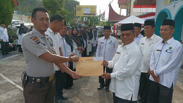 088 sijunjung sk a 18 PPN ASN di Lingkup Kantor Kemenag Kab. Sijunjung Terima SK