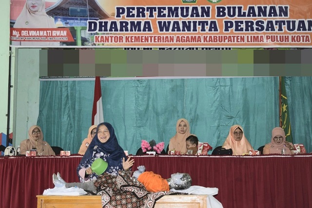 WhatsApp Image 2023-01-21 at 09.18.52 Pertemuan Bulanan, DWP Kemenag 50 Kota Gelar Tata Cara Penyelenggaraan Jenazah