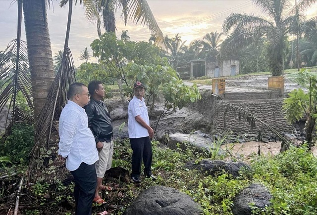 0109 malampah a Banjir di Malampah, 2 Jembatan Putus dan Timbun Belasan Hektar Sawah dan Kebun