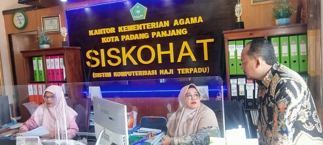 Persiapan Keberangkatan 2023, 45 JCH Kota Padang Panjang Urus Paspor di Kemenag