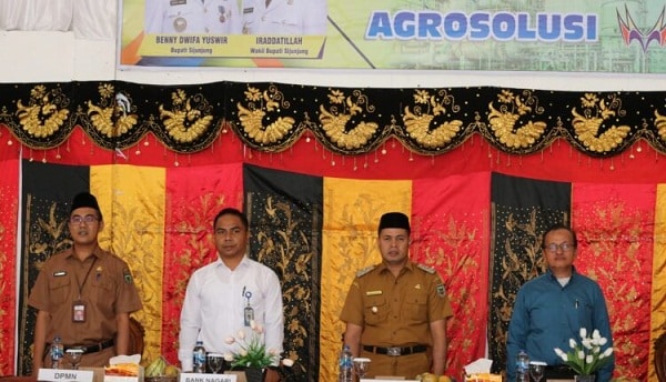 Wabup Sijunjung Buka Sosialisasi Program Agrosolution untuk BUMNag 2 Bumnag