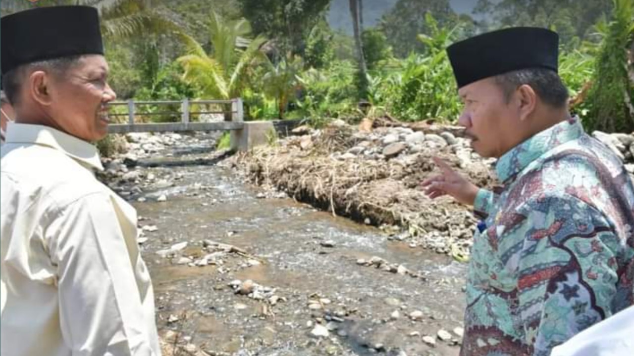 Andri Warman Tinjau Progres Normalisasi Batang Kurambik di Koto Gadang VI Koto