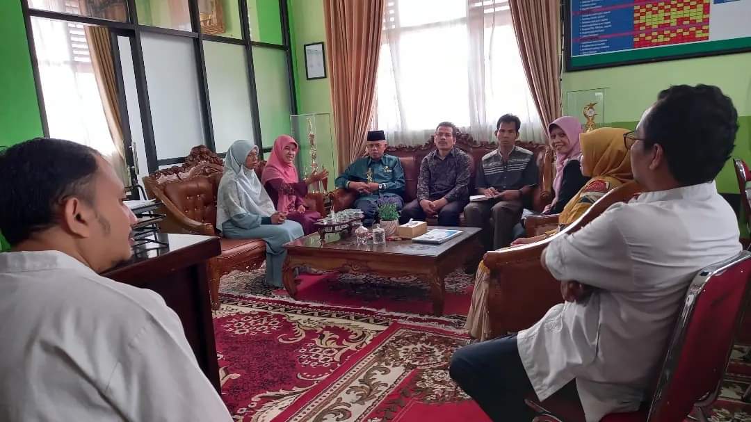 FB_IMG_1680696765717 Maiva Roza Jabat Kaur TU MAN 1 Bukittinggi