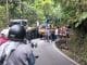 Truk Tabrak Tebing, Arus Lalin Sumbar Riau Macet di Kawasan Kelok 9