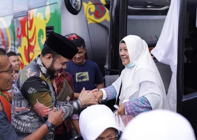 Walikota Sambut Kepulangan 112 Jemaah Haji Padang Panjang