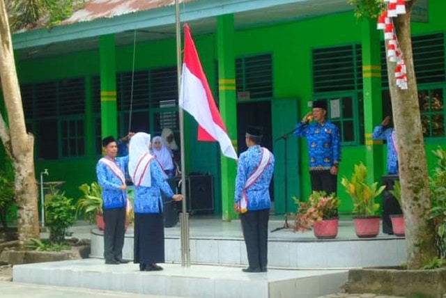 Khidmatnya Upacara Peringatan HUT ke 78 RI di MTsN 2 Solok
