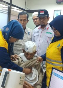 Sebulan Dirawat di Tanah Suci, Jemaah Haji 50 Kota Pulang dengan Selamat 1