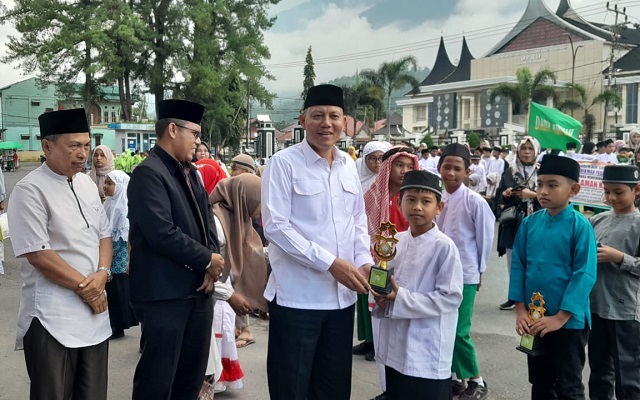 Ribuan Santri MDTA Meriahkan Apel Akbar Didikan Subuh di Lubuk Sikaping