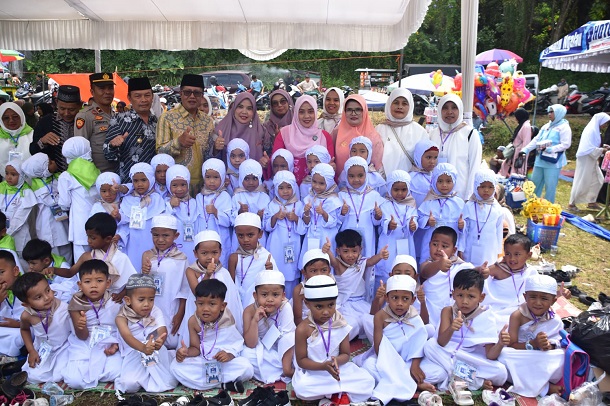 Ratusan Anak TK- PAUD di Kecamatan Canduang Ikuti Peragaan Manasik Haj 2 manasik