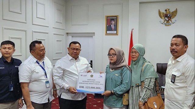 Jemaah haji Wafat di Pesawat, Kemenag Serahkan Ekstra Cover 125 Juta 1 08002 haji pesawat wafat b