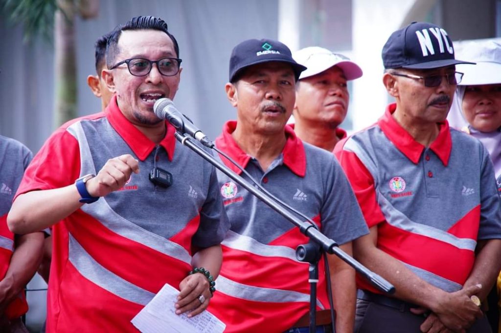 Ribuan Guru Peringati Hari Guru Nasional dengan Gerak Jalan Jantung Sehat 1