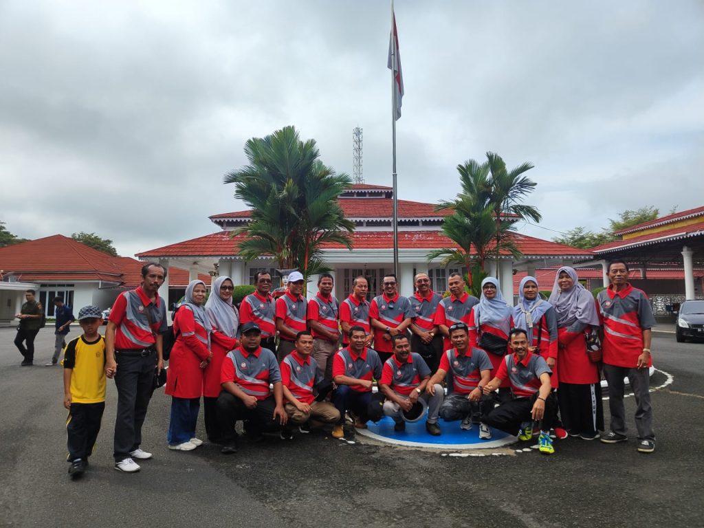 Ribuan Guru Peringati Hari Guru Nasional dengan Gerak Jalan Jantung Sehat 2