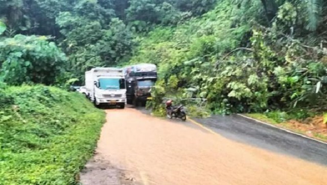 Bencana di 50 Kota, Longsor Jalan Nasional dan Banjir Gunung Malintang