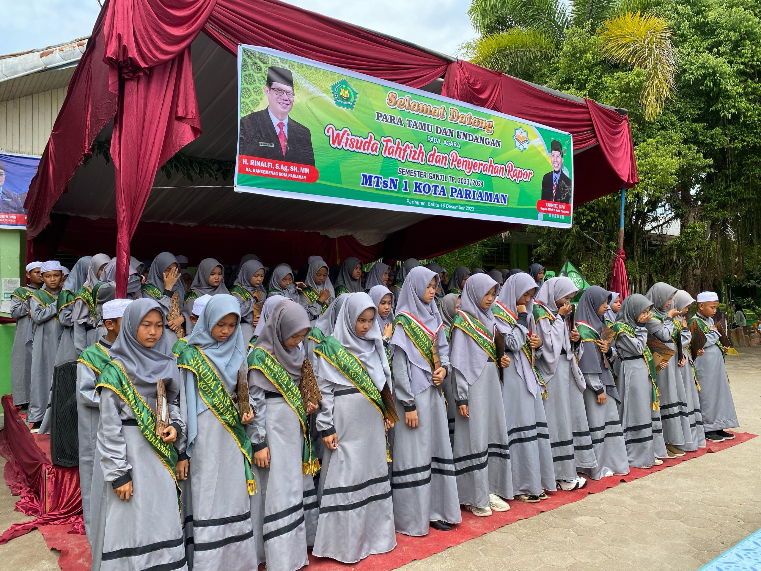 103 Siswa MTsN 1 Kota Pariaman Wisuda Tahfiz Angkatan II 1 Wisuda Tahfiz MTsN 1 Kota Pariaman