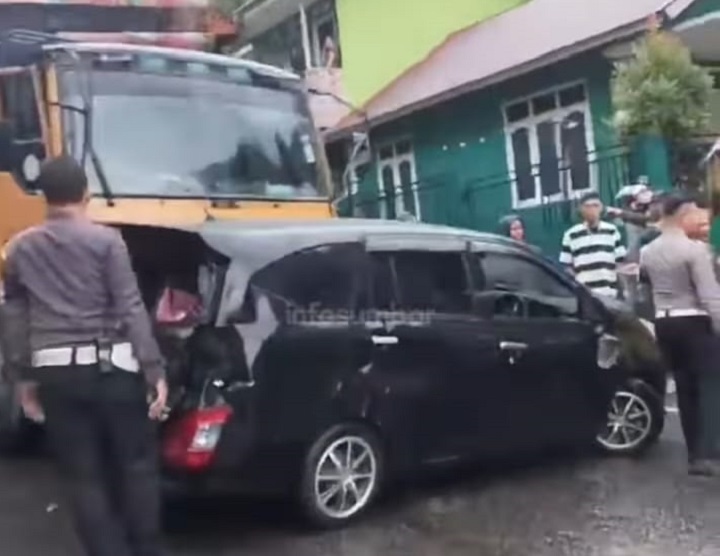 Kecelakaan Beruntun di Silaiang, Macet Total Hingga Kota Padang Panjang