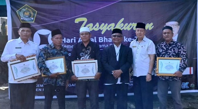 4 Pemuka Masyarakat MATUSE Terima Apresiasi dari Kemenag PAsaman