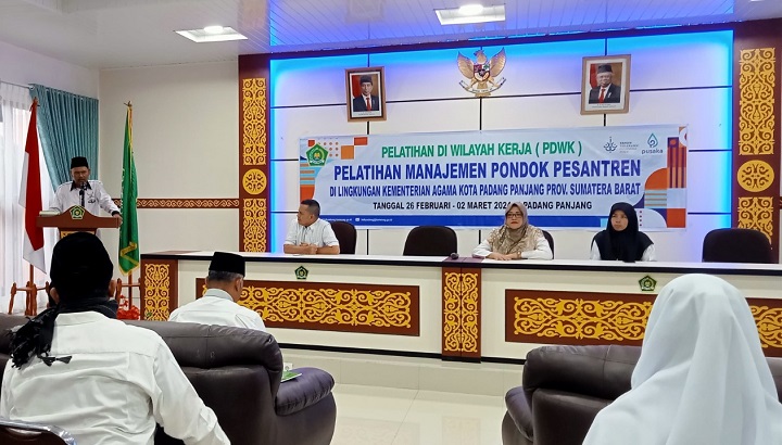 30 Pengasuh Pondok Pesantren di Padang Panjang Ikuti PDWK 2 02604 pdwk ppj b