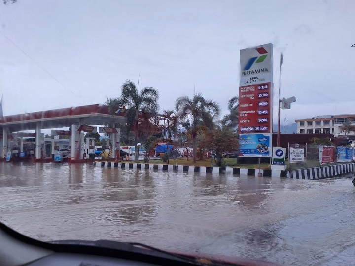 Beberapa Lokasi di Kota dan Kabupaten Solok Juga Dilanda Banjir dan Longsor 2 00801 lonsor dan banjir a