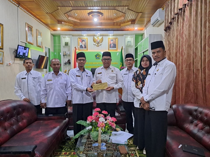 2 Juta dari Kemenag Peduli Untuk Masjid Rusak Karena Bencana di Sumiso Tigo Lurah 1