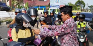 FEstival Ramadan 1445, Kemenag Padangpanjang Berbagi Paket Sembako dan Ta’jil