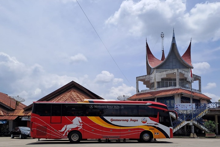 02806 mudik bus b